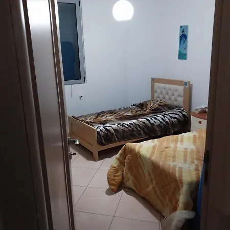 公寓 Apartment *